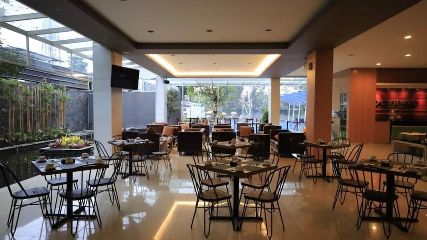 Oasis Siliwangi Hotel & Waterpark