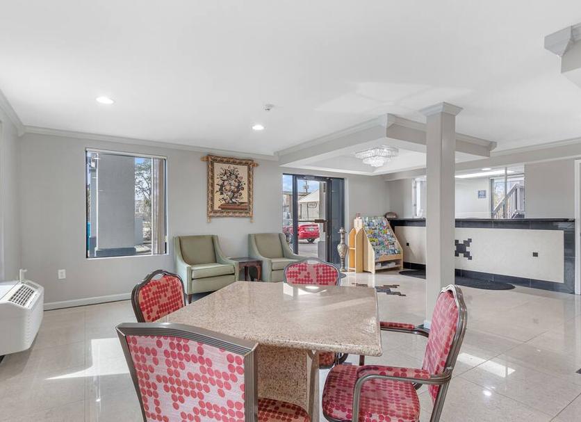 Dining room Photo