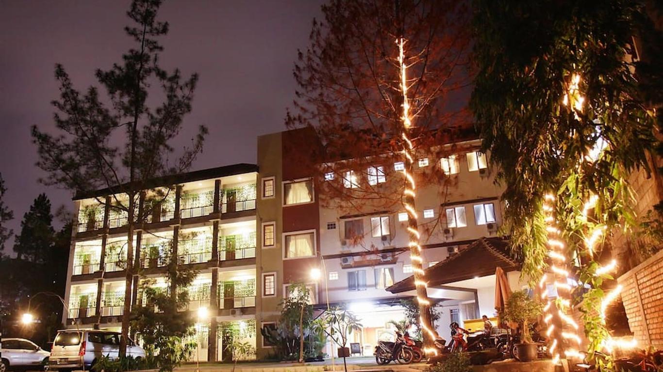 Lotus Bandung Hotel, Cafe, And Meeting Place