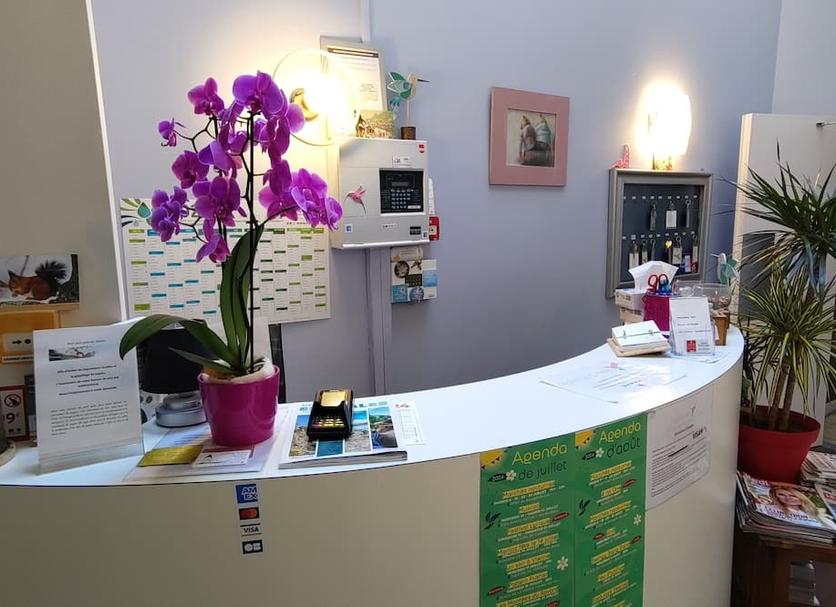 Front desk Photo