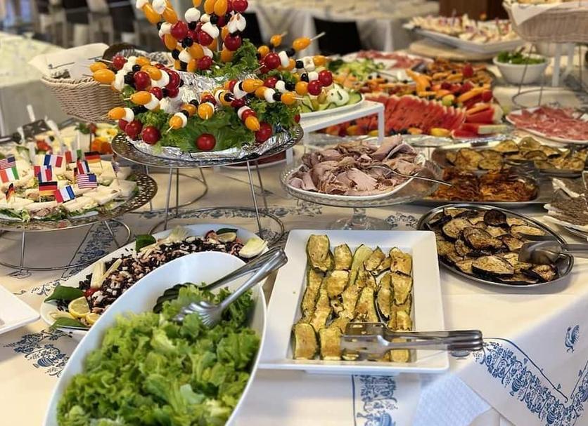 Buffet Photo