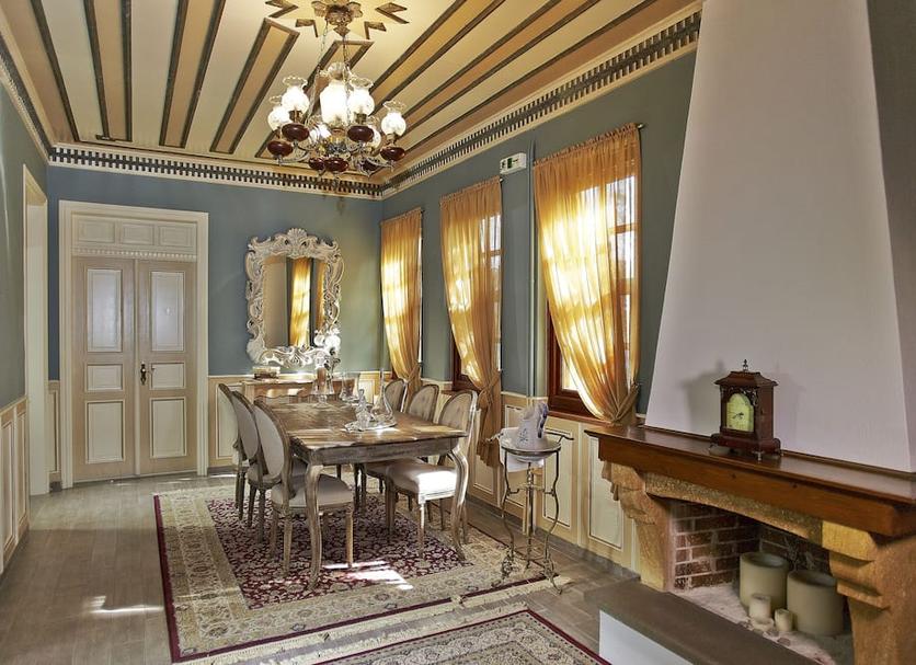 Dining room Photo