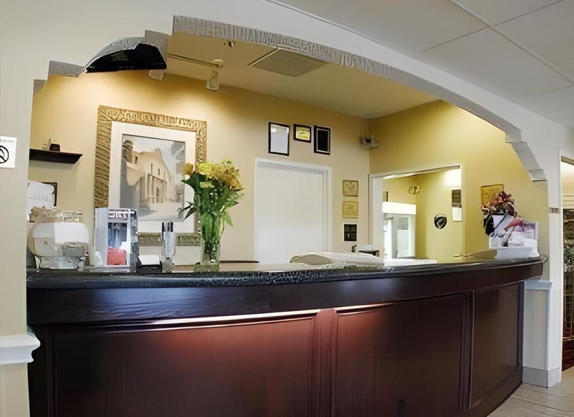 Front desk Photo