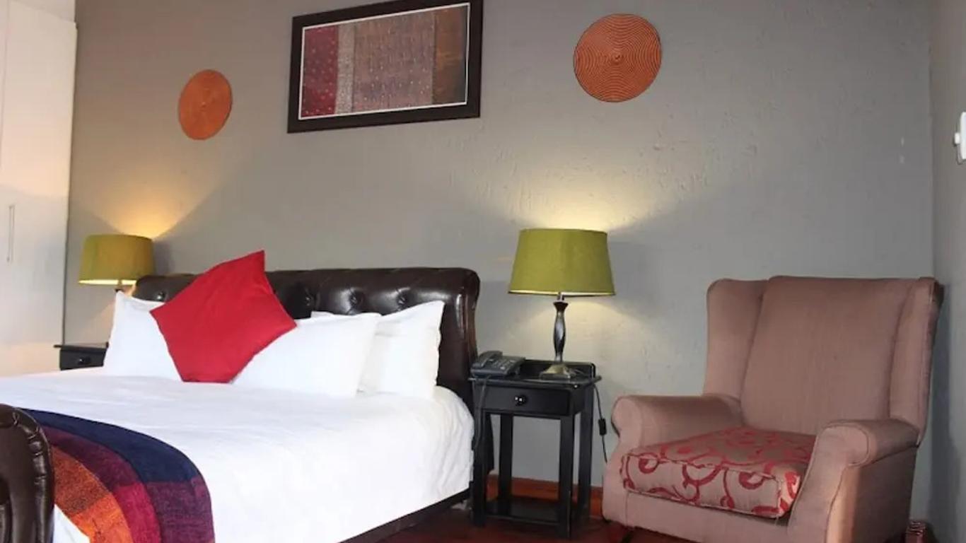 Flamboyant Guest Lodge