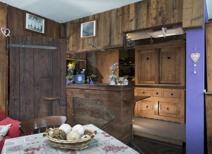 Dining room Photo