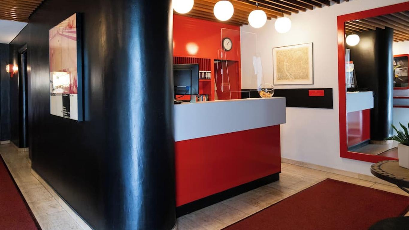 Hotel Meran Hallenbad & Sauna