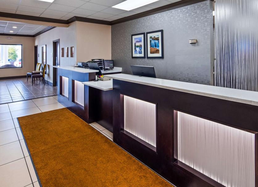 Front desk Photo