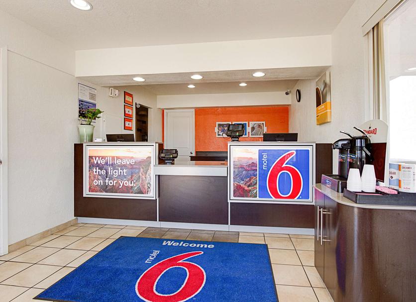 Front desk Photo