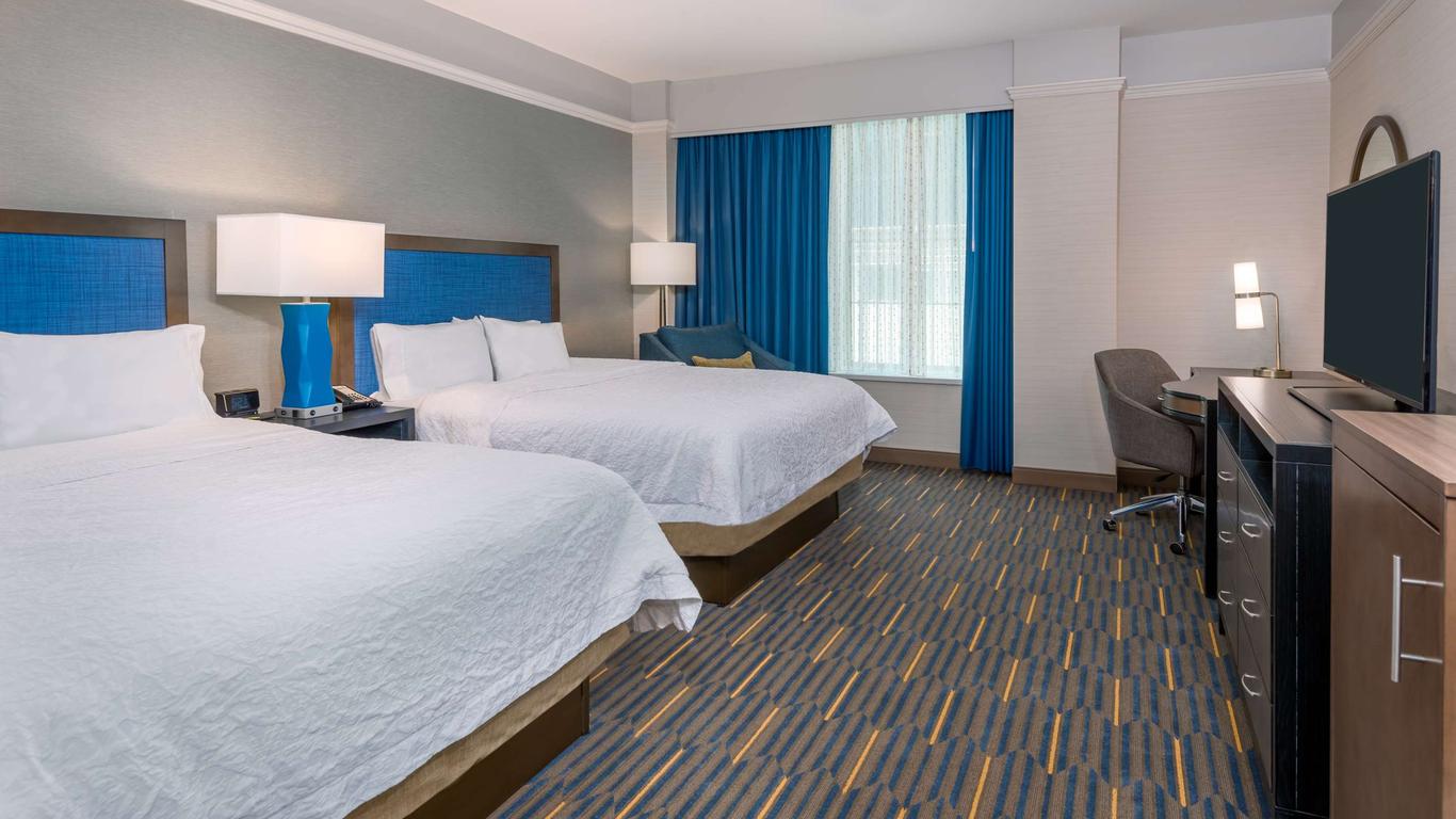 Hampton Inn & Suites Buffalo Downtown