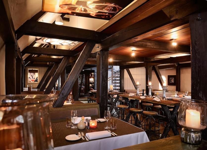 Restaurant Photo
