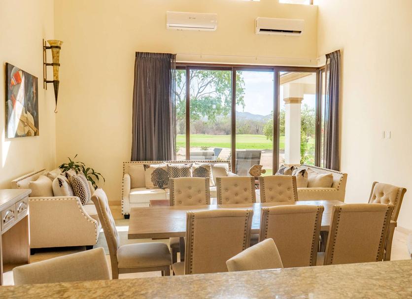 Dining room Photo