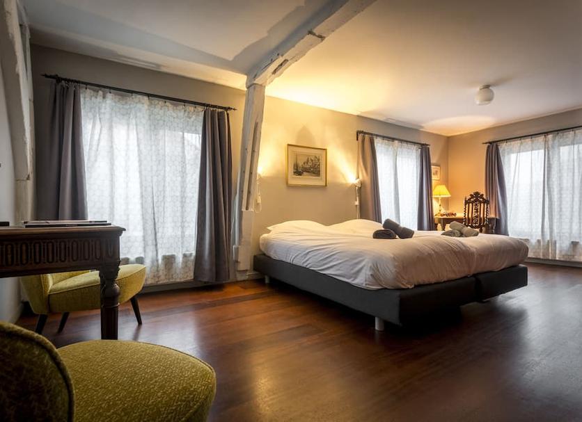 Bedroom Photo