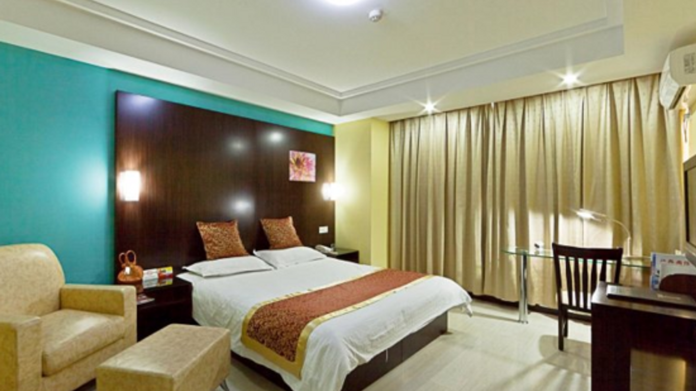 Super 8 by Wyndham Nanjing Shun Tian Presidential Palace
