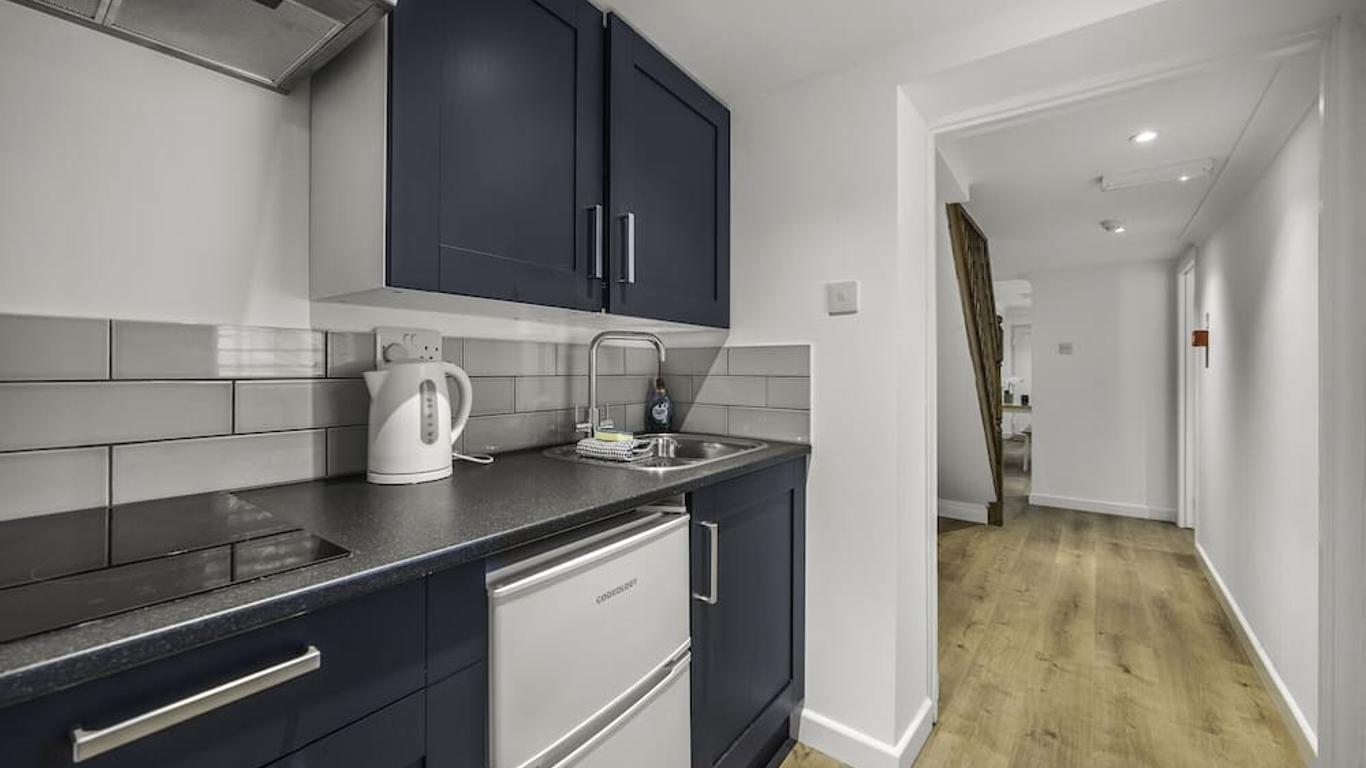 Upper Rock Brighton - Guest House