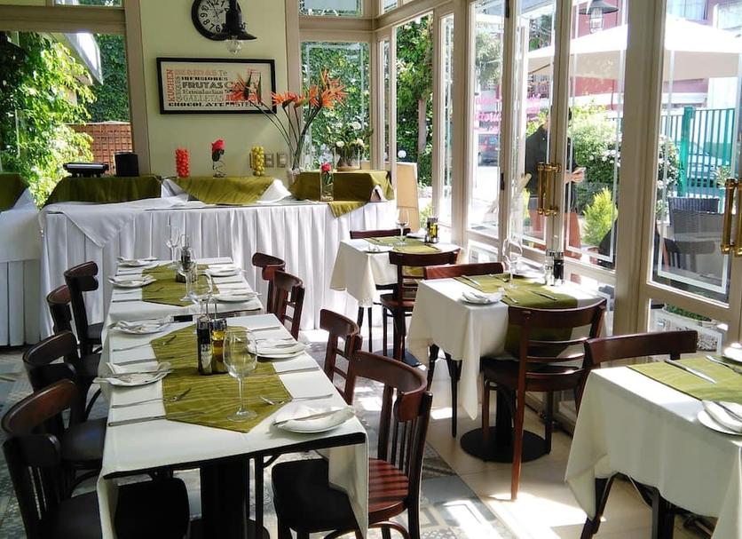 Restaurant Photo