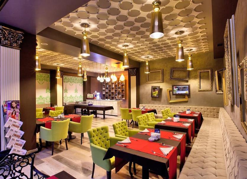Restaurant Photo
