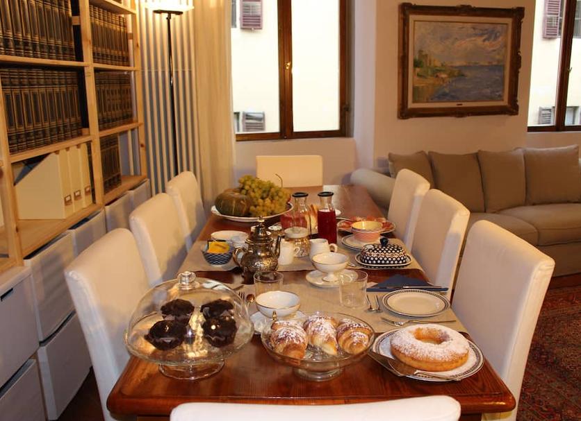 Dining room Photo