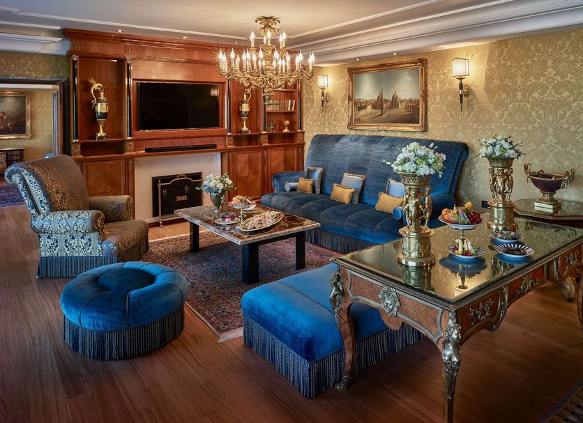 Lounge Photo