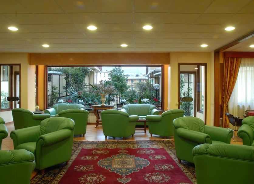 Lounge Photo