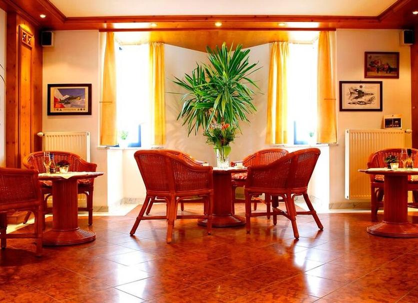 Dining room Photo