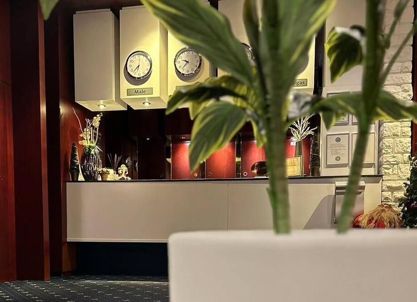 Front desk Photo