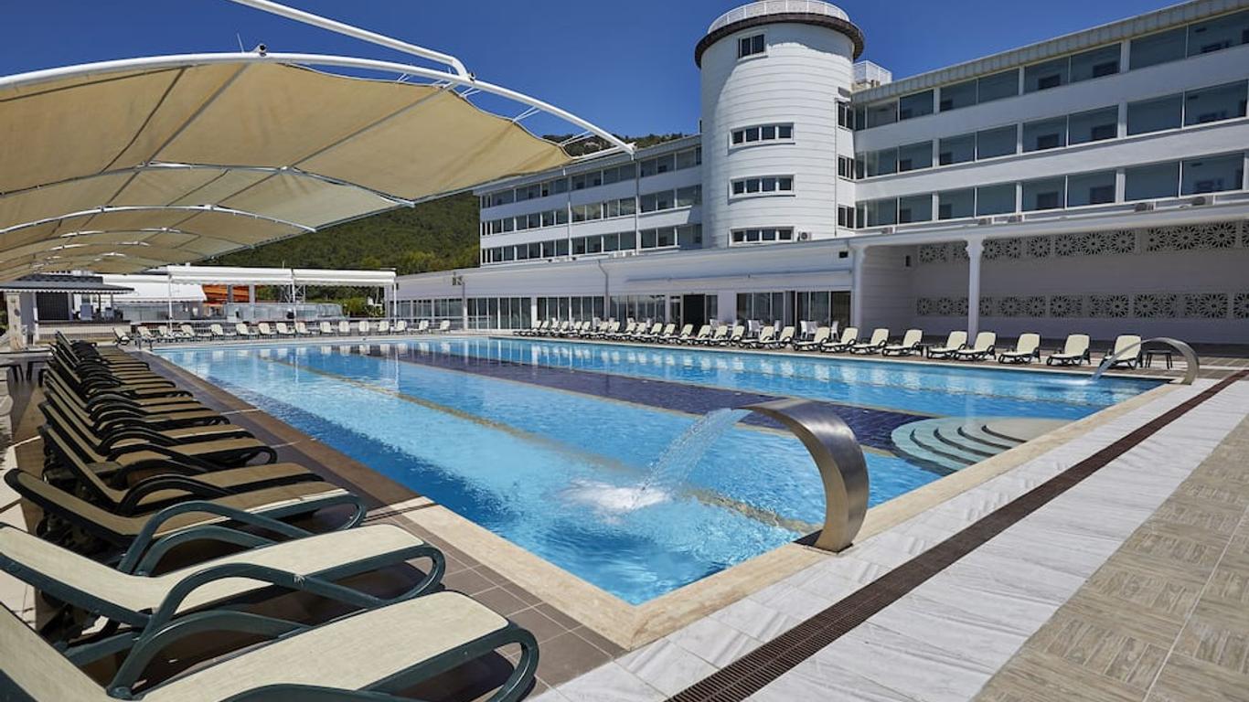 Royal Towers Resort