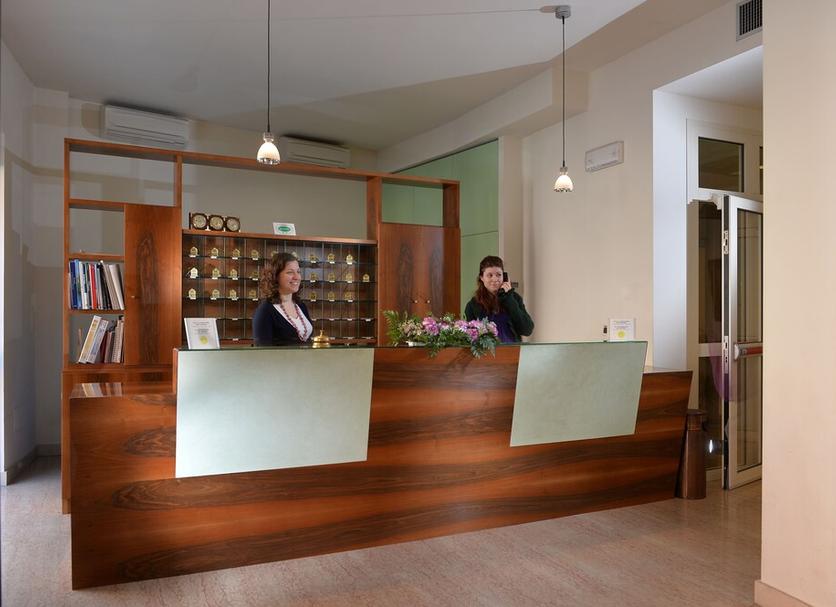 Front desk Photo