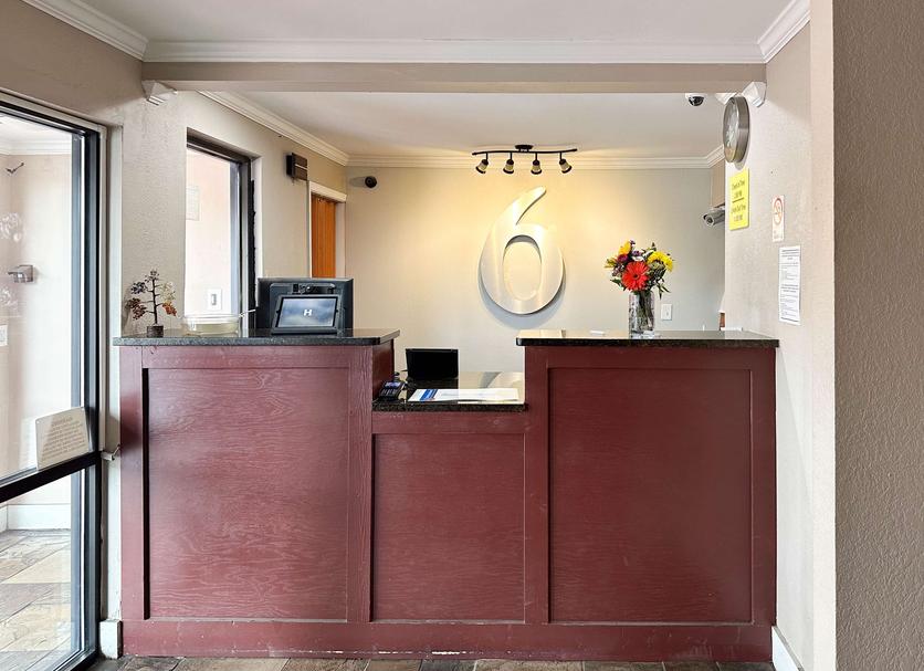 Front desk Photo