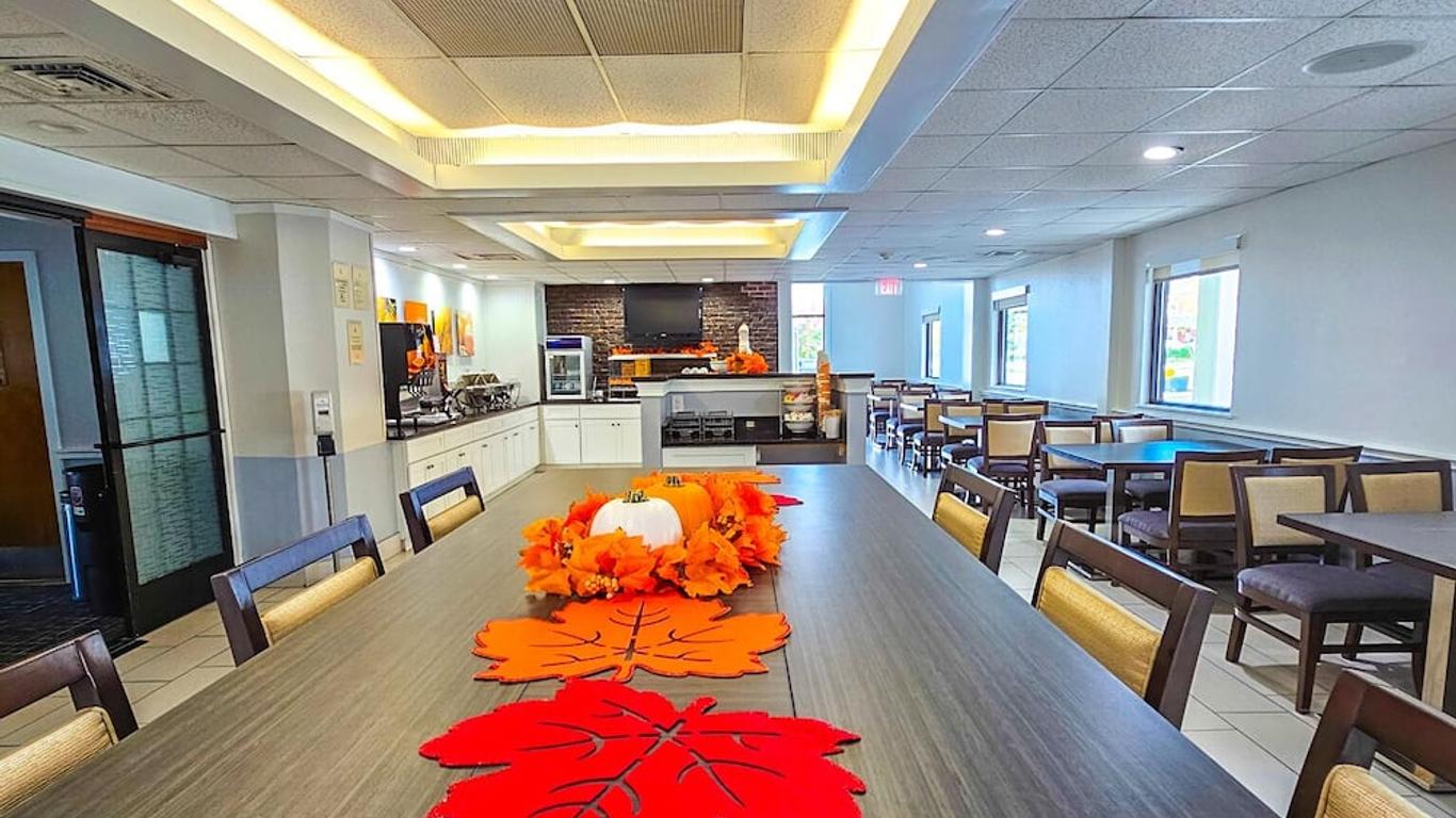 Comfort Inn Hyannis - Cape Cod