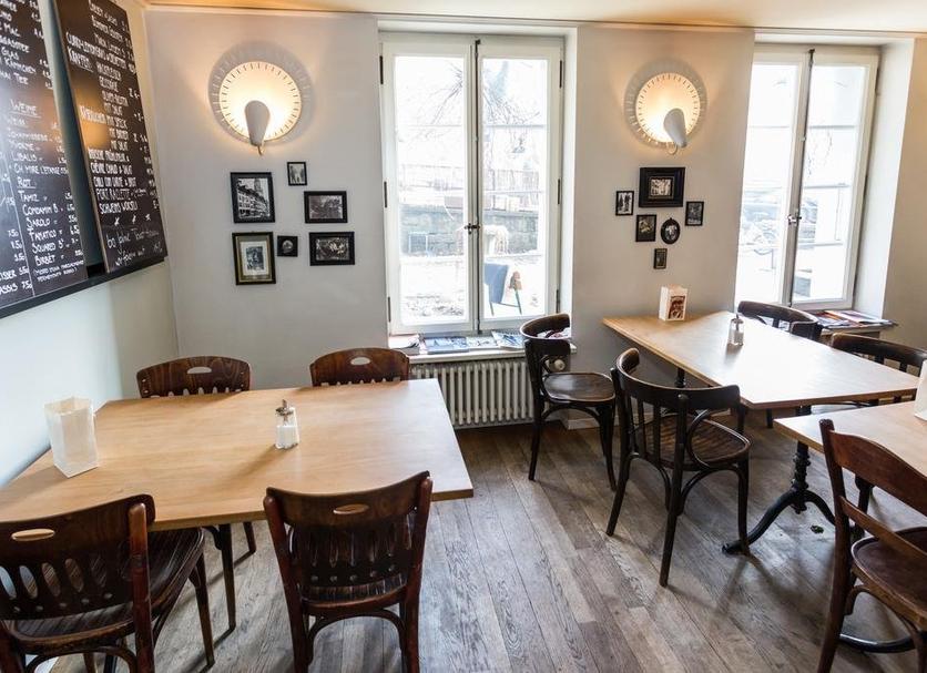 Dining room Photo