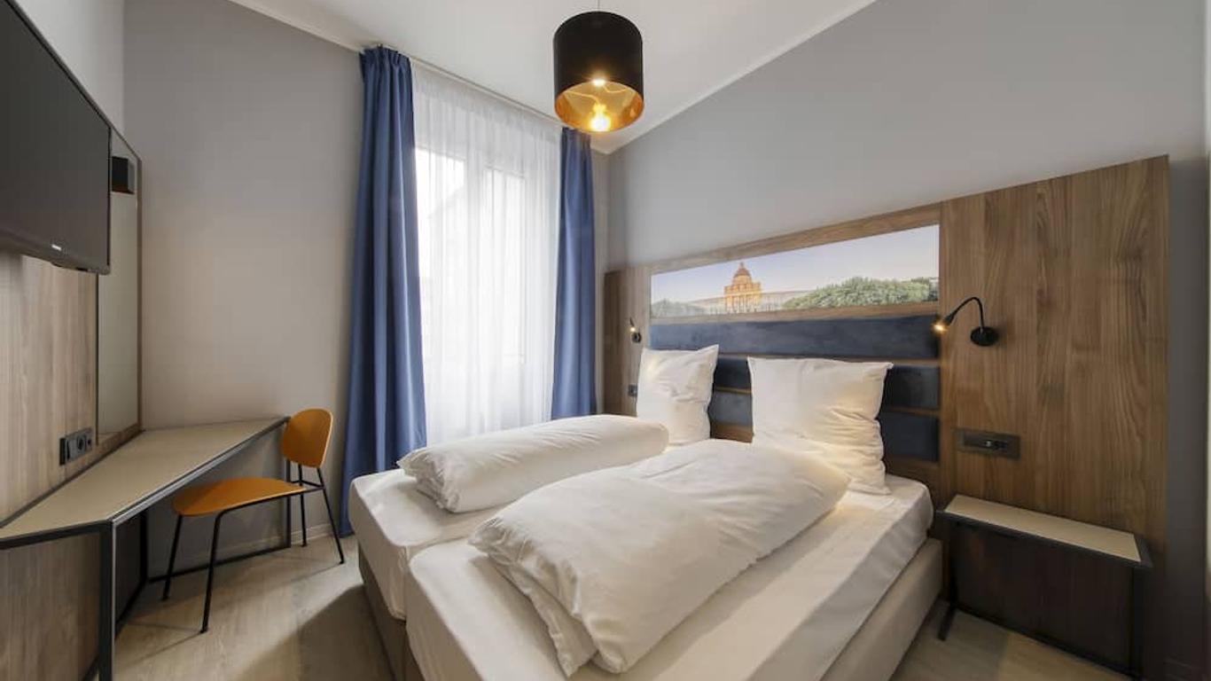 Smart Stay Hotel Station