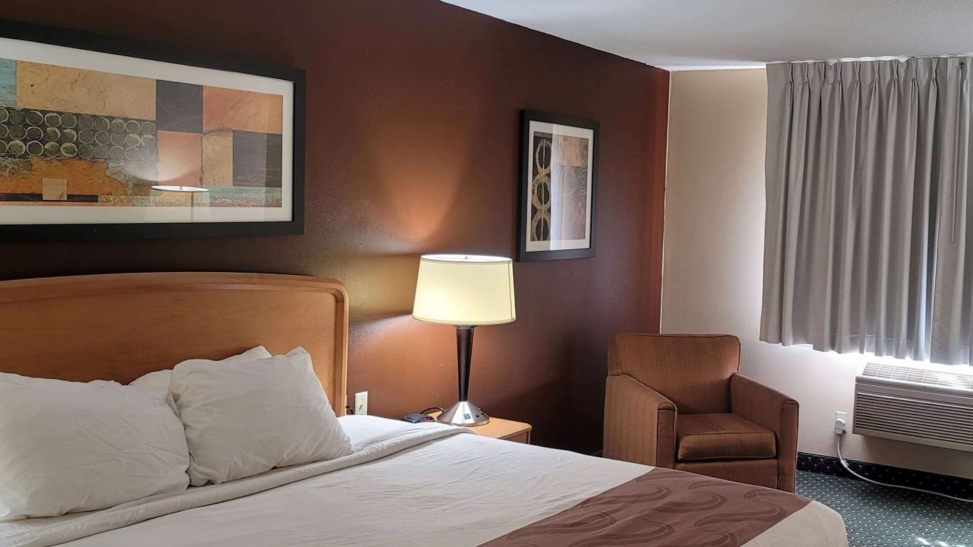Travelodge by Wyndham Fargo West Acres