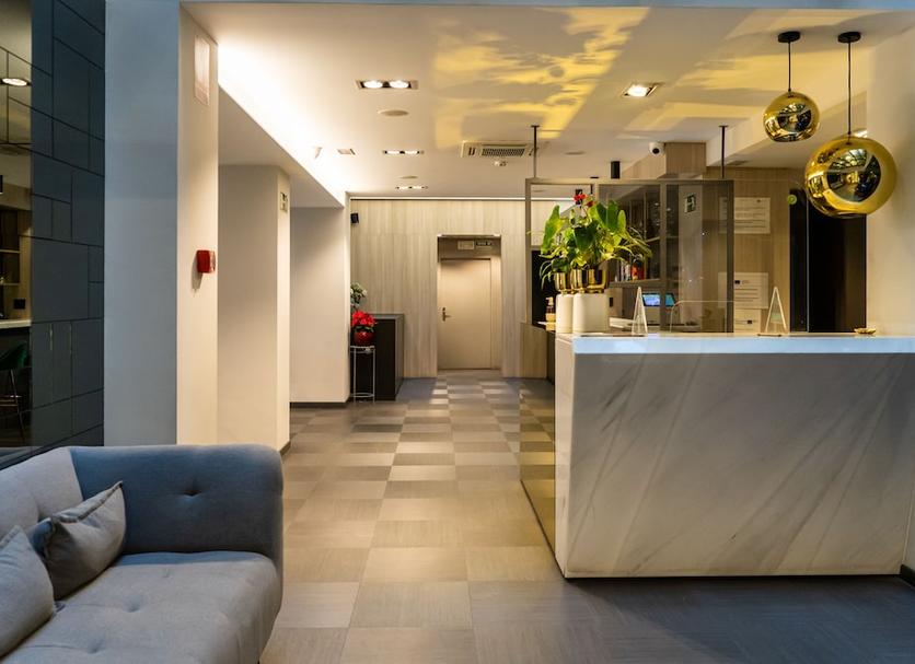Front desk Photo