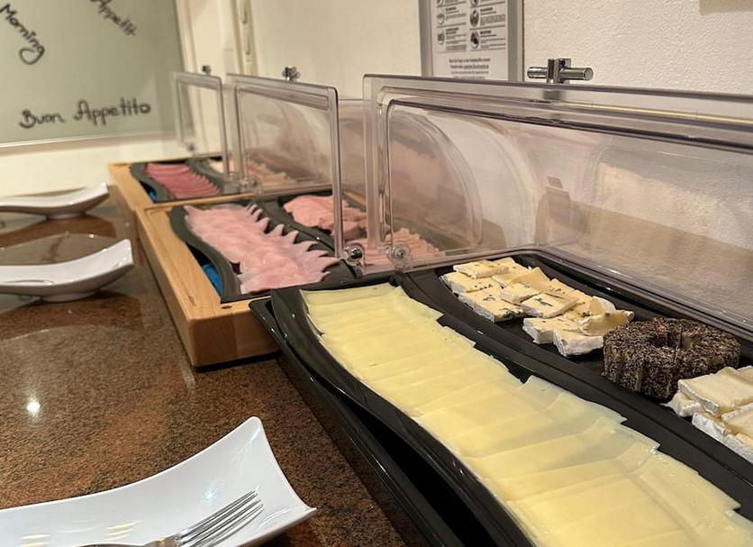 Buffet Photo