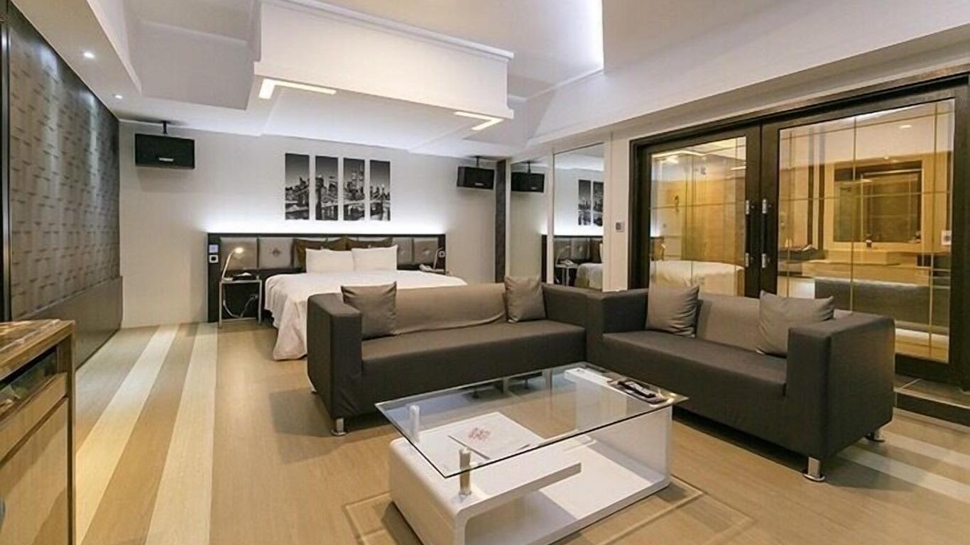 Soho Motel