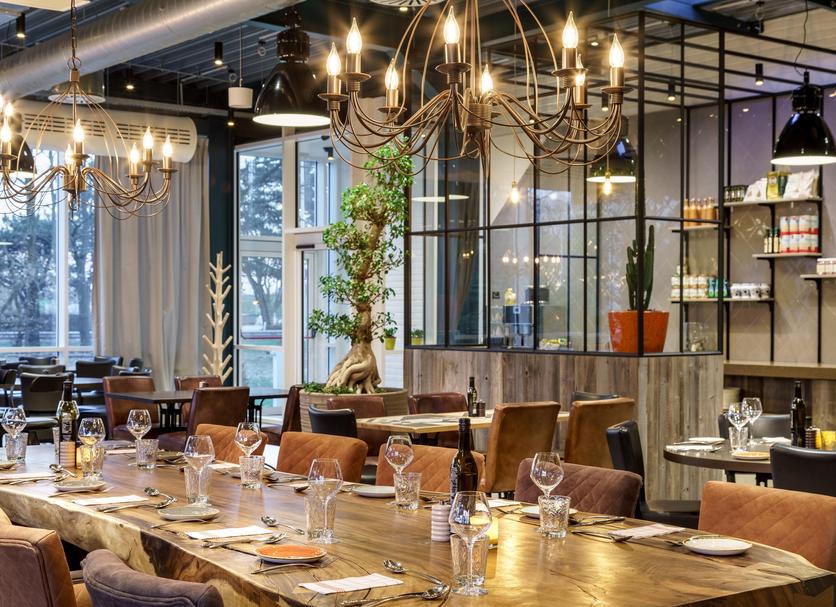 Restaurant Photo