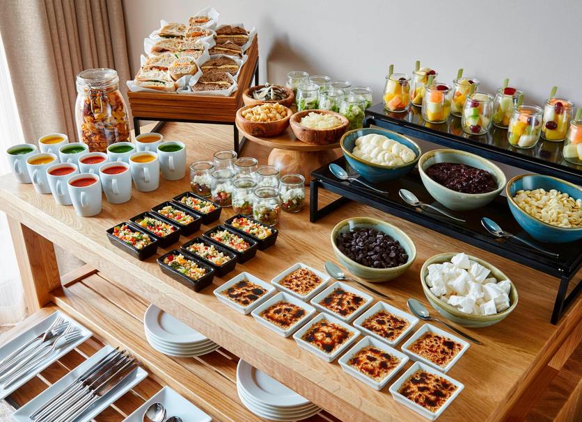 Buffet Photo