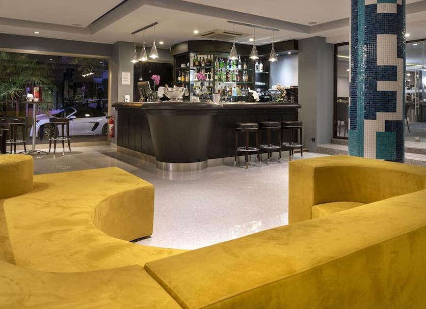 Bar Photo