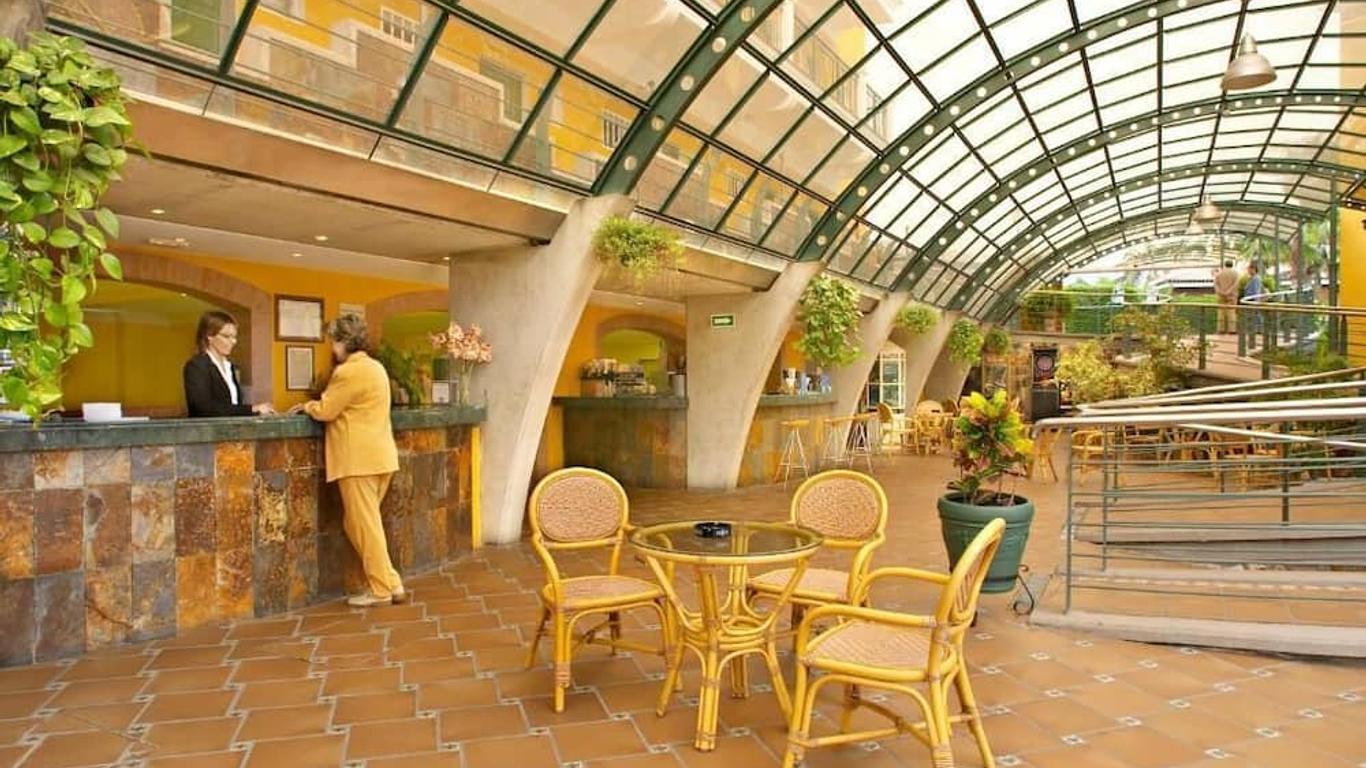 Apartamentos La Carabela