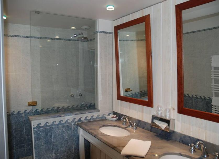 Bathroom Photo