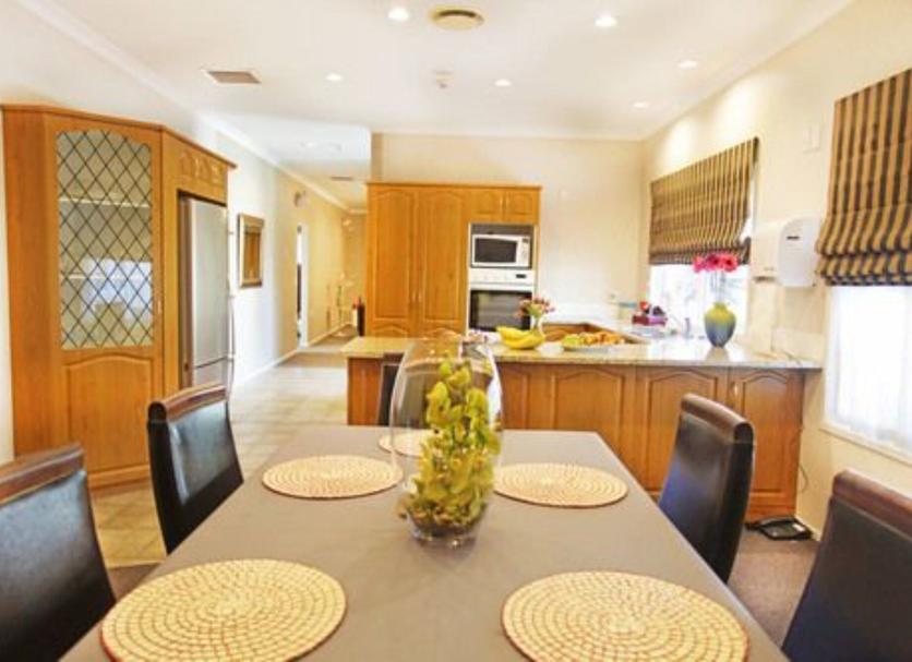 Dining room Photo