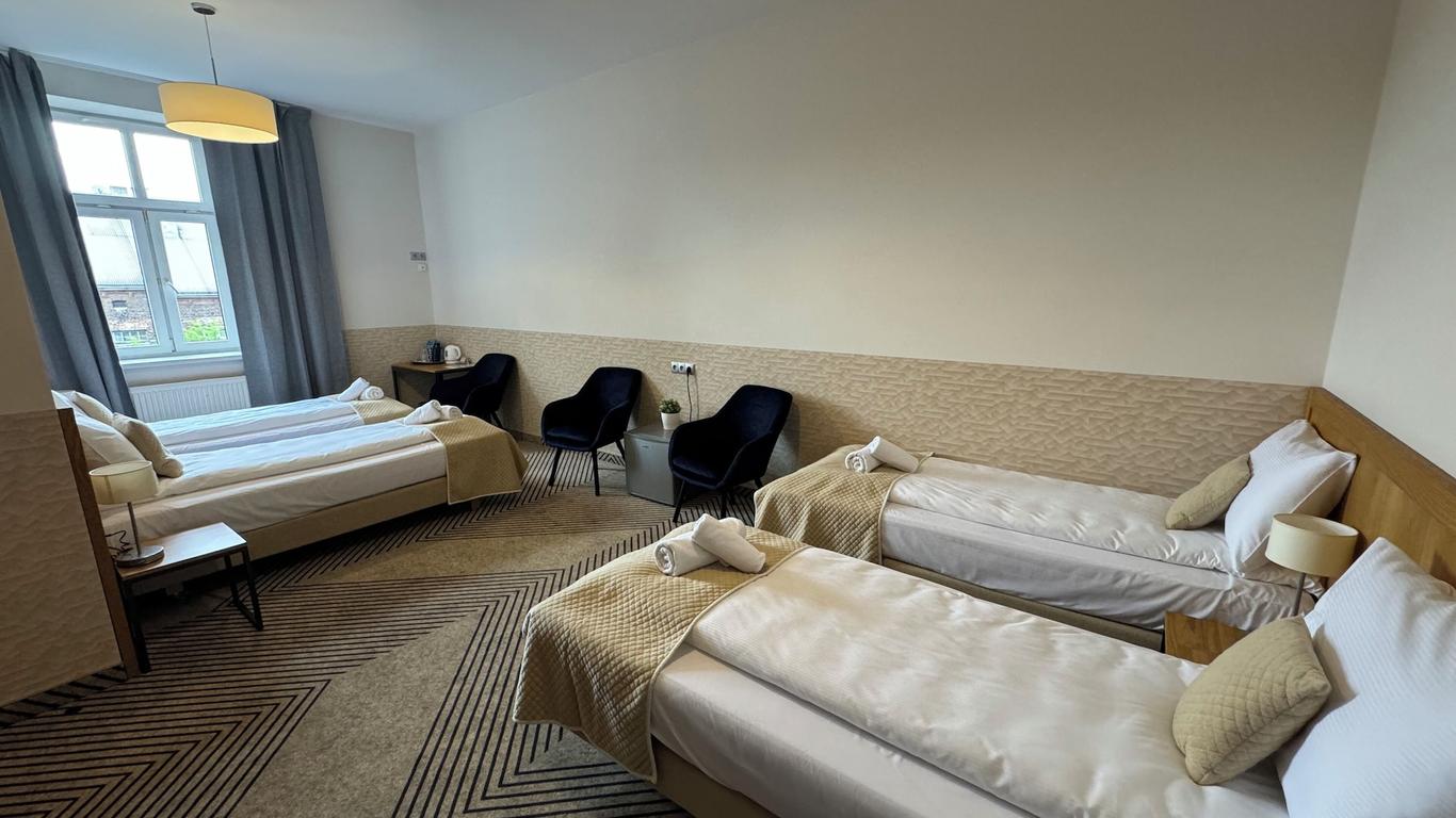 Iris Aparthotel