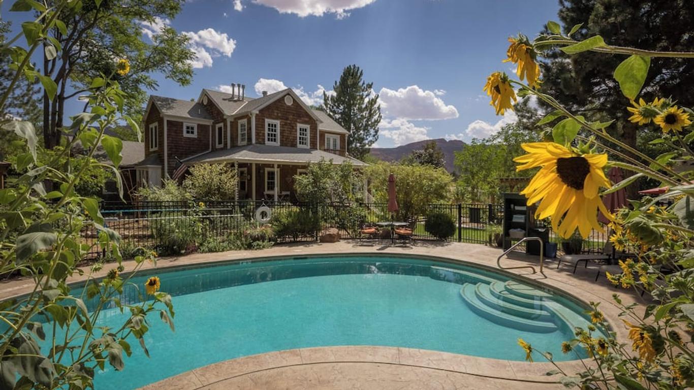 Sunflower Hill Inn
