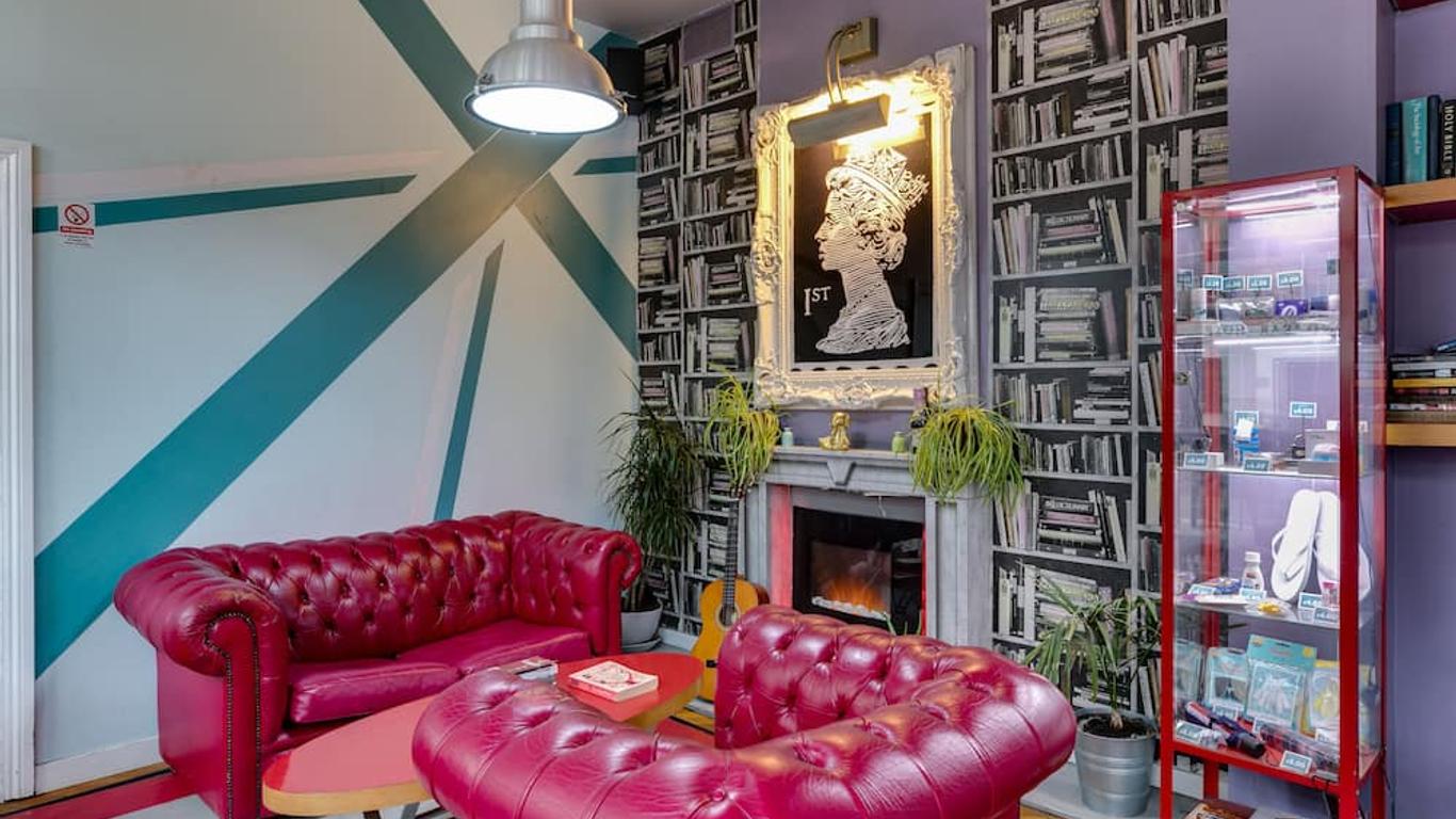 Clink261 Hostel