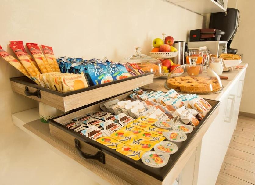 Buffet Photo