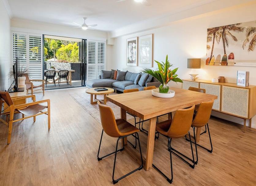 Dining room Photo
