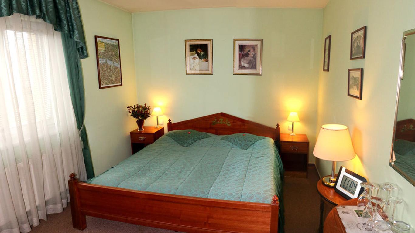 River Star Hotel