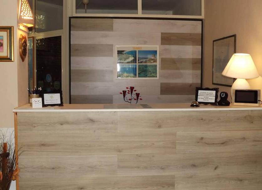 Front desk Photo