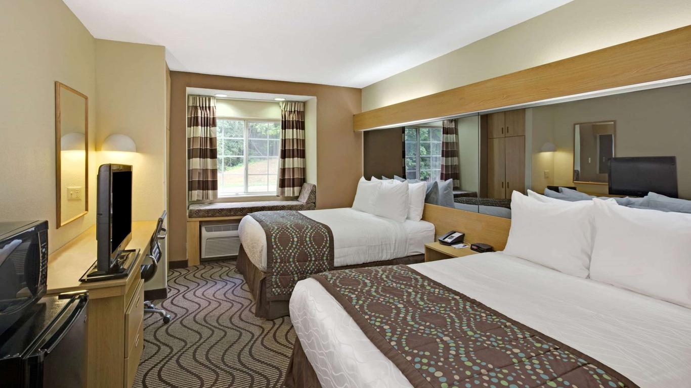 Microtel Inn & Suites by Wyndham Charlotte/University Place