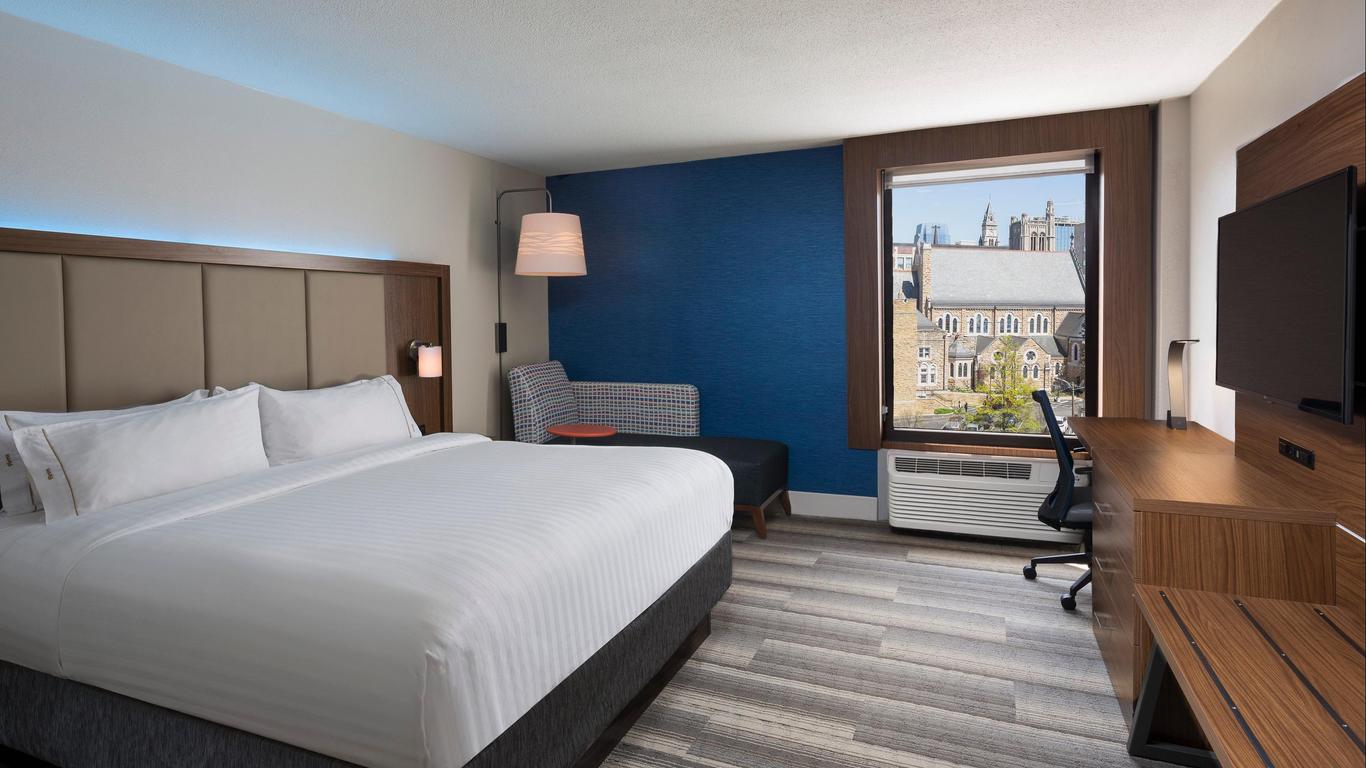 Holiday Inn Express Nashville-Downtown - Broadway, An IHG Hotel